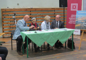 Jury Konkursu od lewej prof.Maciej Woźniczka, kustosz Małgorzata Wiktorko, dr Joanna Błażejewska, prof. Witold Glinkowski