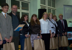 Wojciech Bonowicz ze zwycięzcami Konkursu