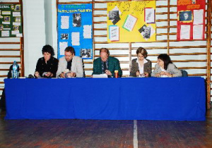 Jury Konkursu-od lewej Matia Tuchowska, Wojciech Bonowicz-poeta krakowski, biograf Tischnera, dr Witold Glinkowski, dr Joanna Błażejewska, Ewa S